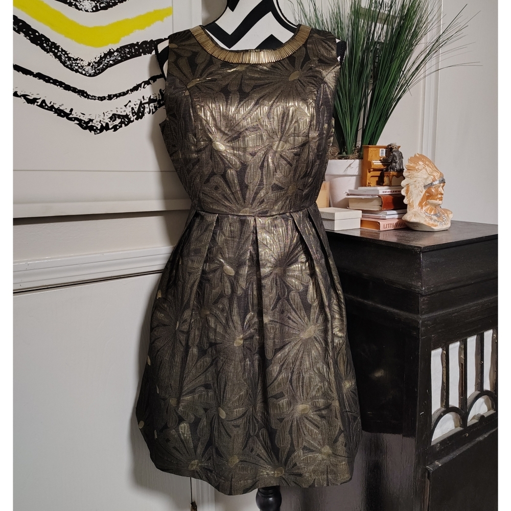 NWT Romeo & Juliet Couture Metallic Gold & Black Mini Dress Women's Medium NEW